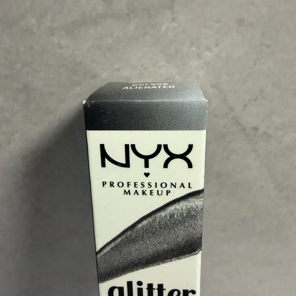 🩷NYX 5/$10 Glitter Goals Liquid Lipstick - Silver